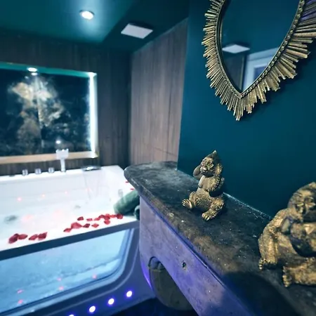 Stanislas Sensual Bali Jacuzzi 300m Place Stanislas Apartmán *