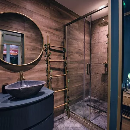 Stanislas Sensual Bali Jacuzzi 300m Place Stanislas * 낭시